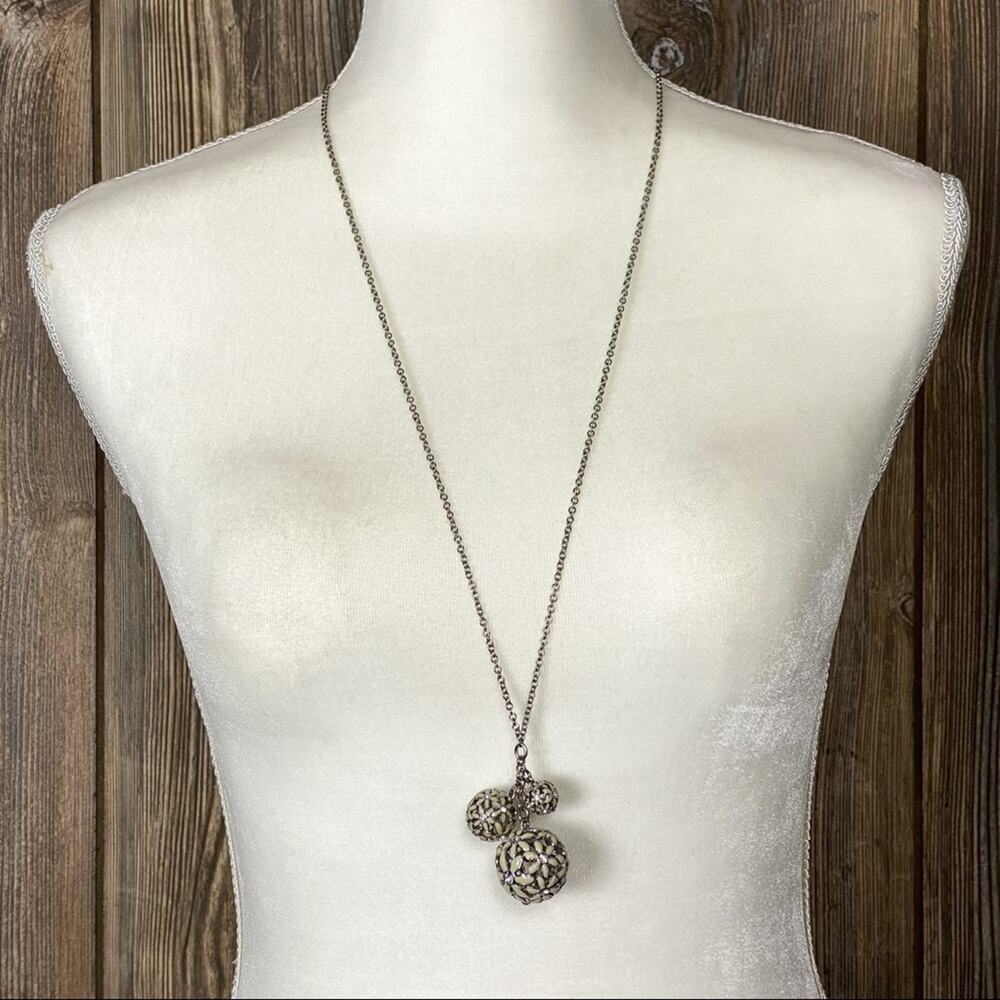ANN TAYLOR Open Daisy Spheres Necklace with Rhinestones and Enamel